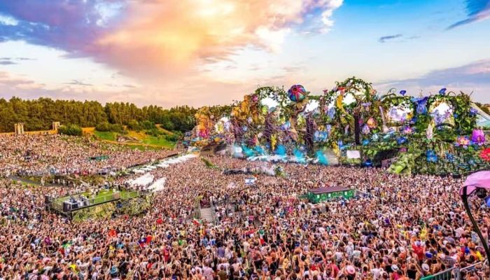 Curso capacita interessados em trabalhar no Tomorrowland Brasil 2025