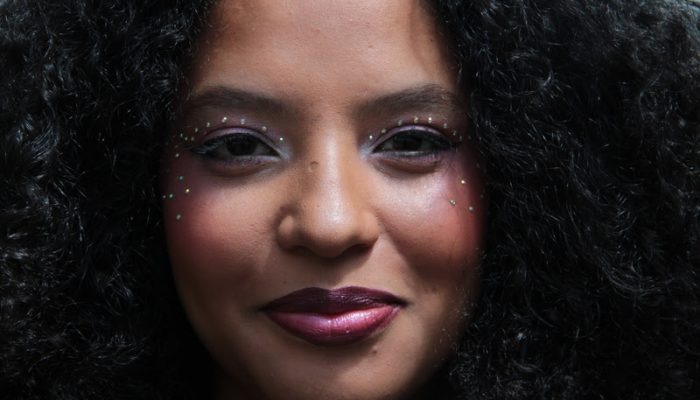 Especialista em beleza do Senac SP dá dicas de maquiagem para o Carnaval