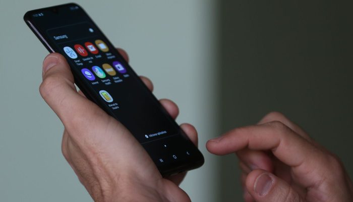 Veto a celular leva 80% dos alunos a prestar mais atenção nas aulas