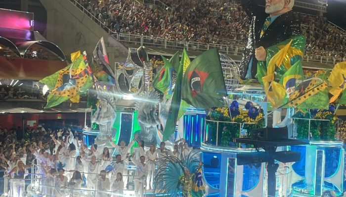Desfile de Carnaval em homenagem a Lula testa limites do TSE | Política